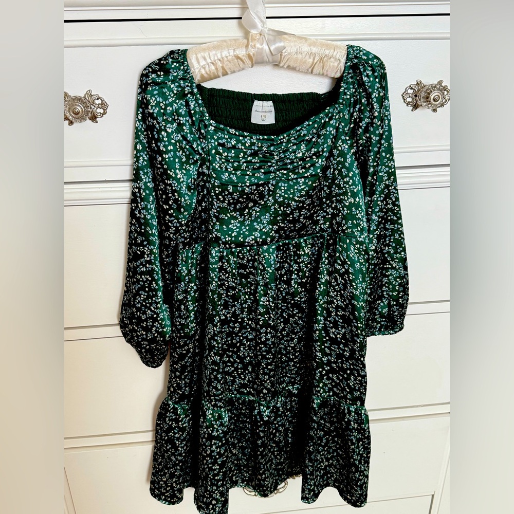 Girls semi formal dress
Brand: Abercrombie kids
Size: 9/10